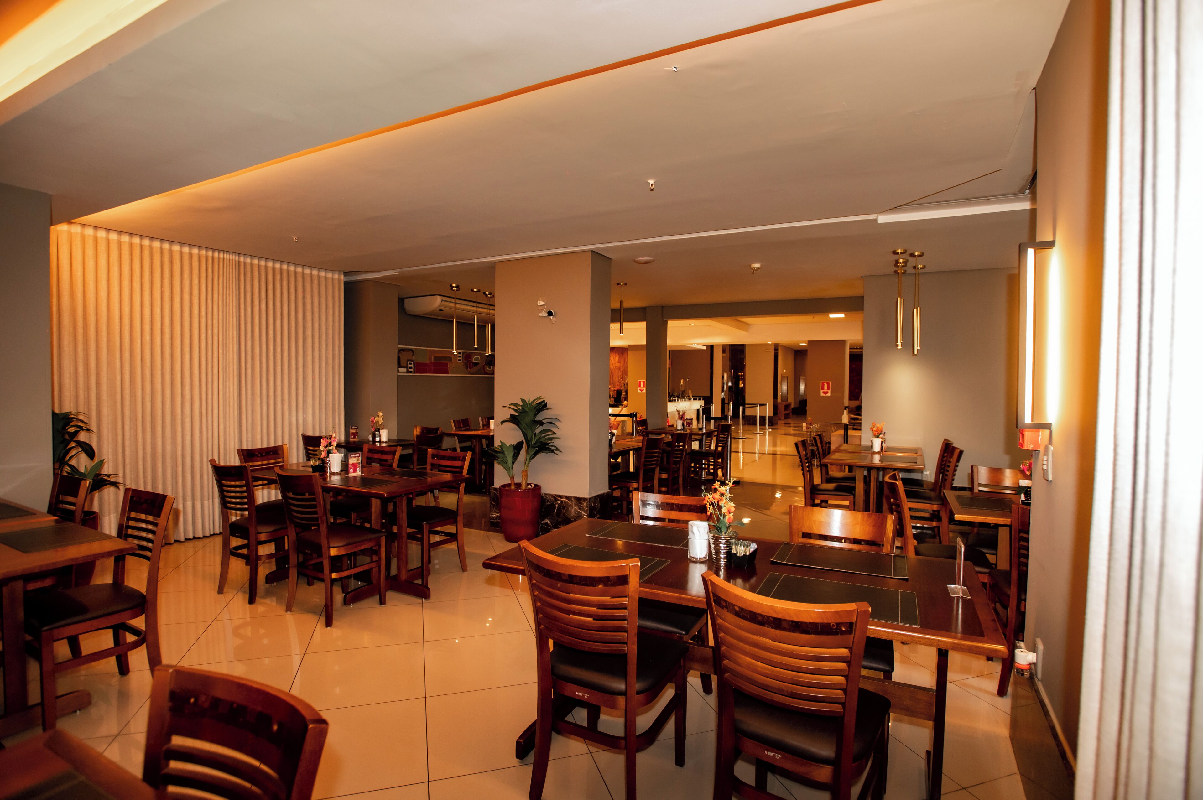 breakfast, lunch and dinner served