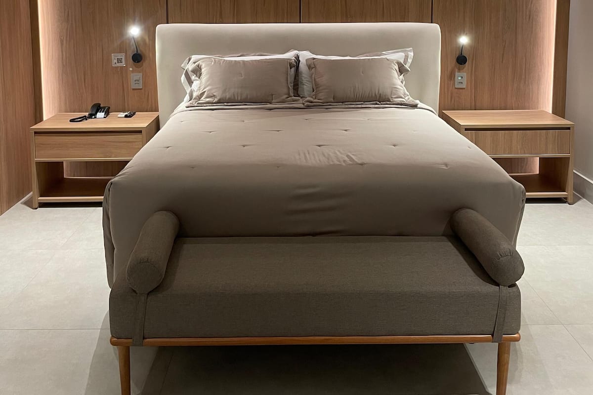 1 slaapkamer, een minibar, een kluis op de kamer, een bureau