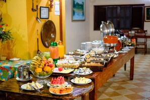 Breakfast, lunch, dinner served; Brazilian cuisine - Pantanal Mato Grosso Hotel (Pocone)