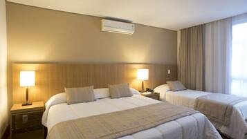 Chambre Deluxe | Coffres-forts dans les chambres, bureau, chambres insonorisées