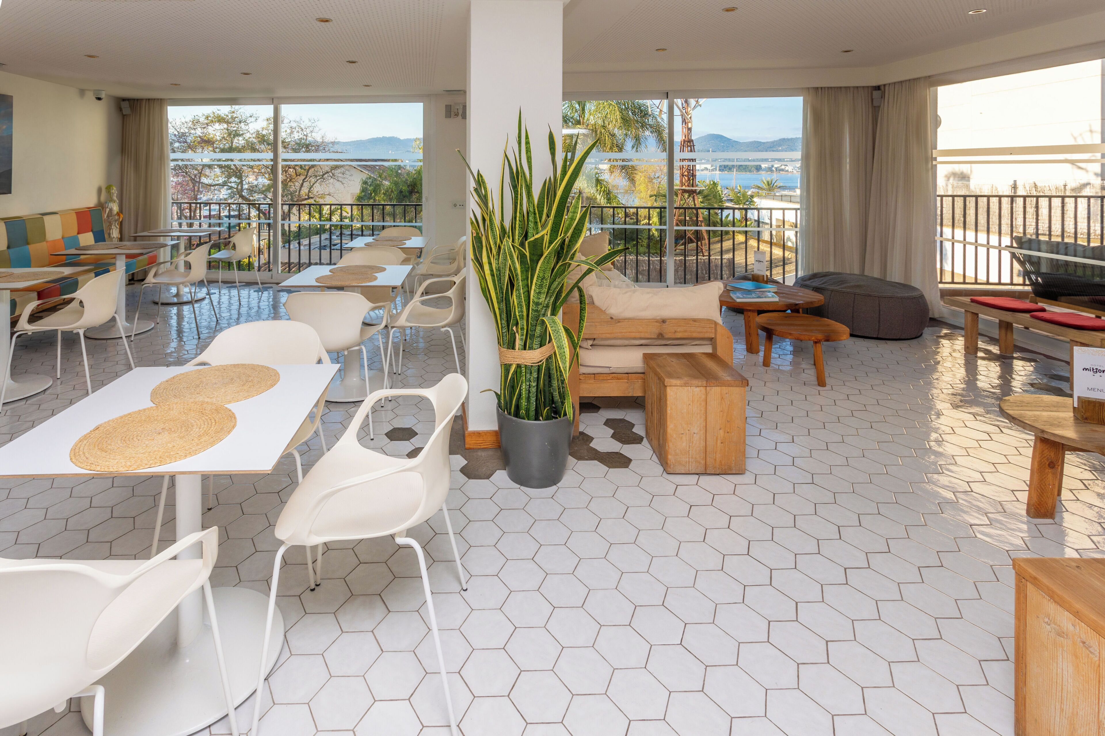 Photo - Es Mitjorn Hotel