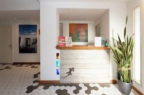 Reception - Hotel Es Mitjorn (Sant Antoni de Portmany)