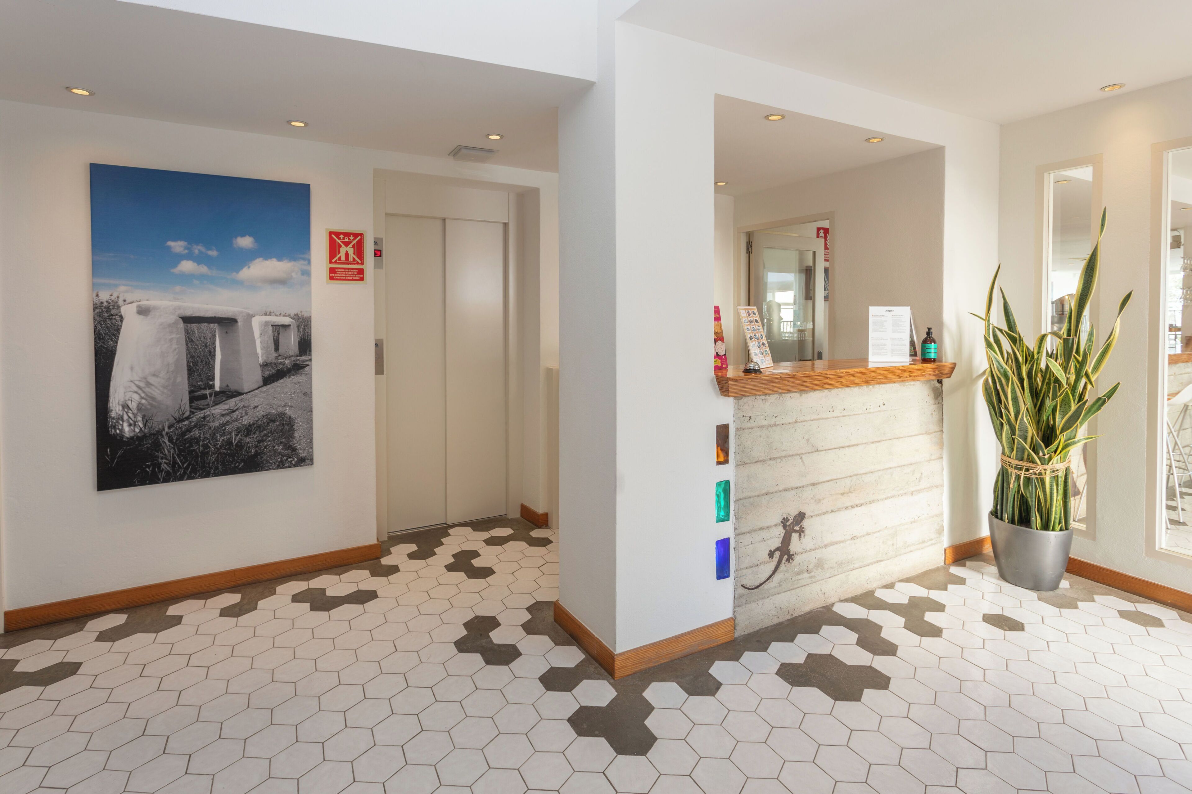 Photo - Es Mitjorn Hotel