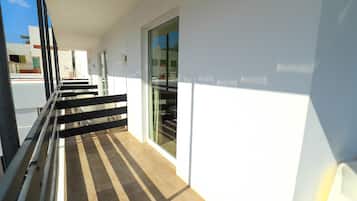 Driepersoonskamer, balkon | Balkon