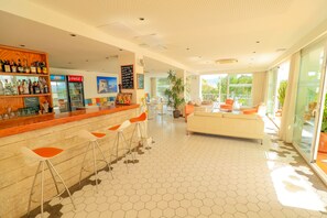 Serveert ontbijt en diner