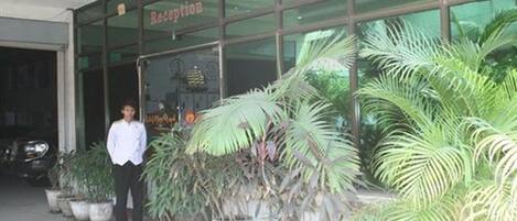 Pintu masuk hartanah