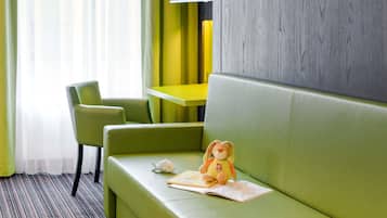 Family Twin Room (All Comfort) | In-room safe, desk, soundproofing, cribs/infant beds