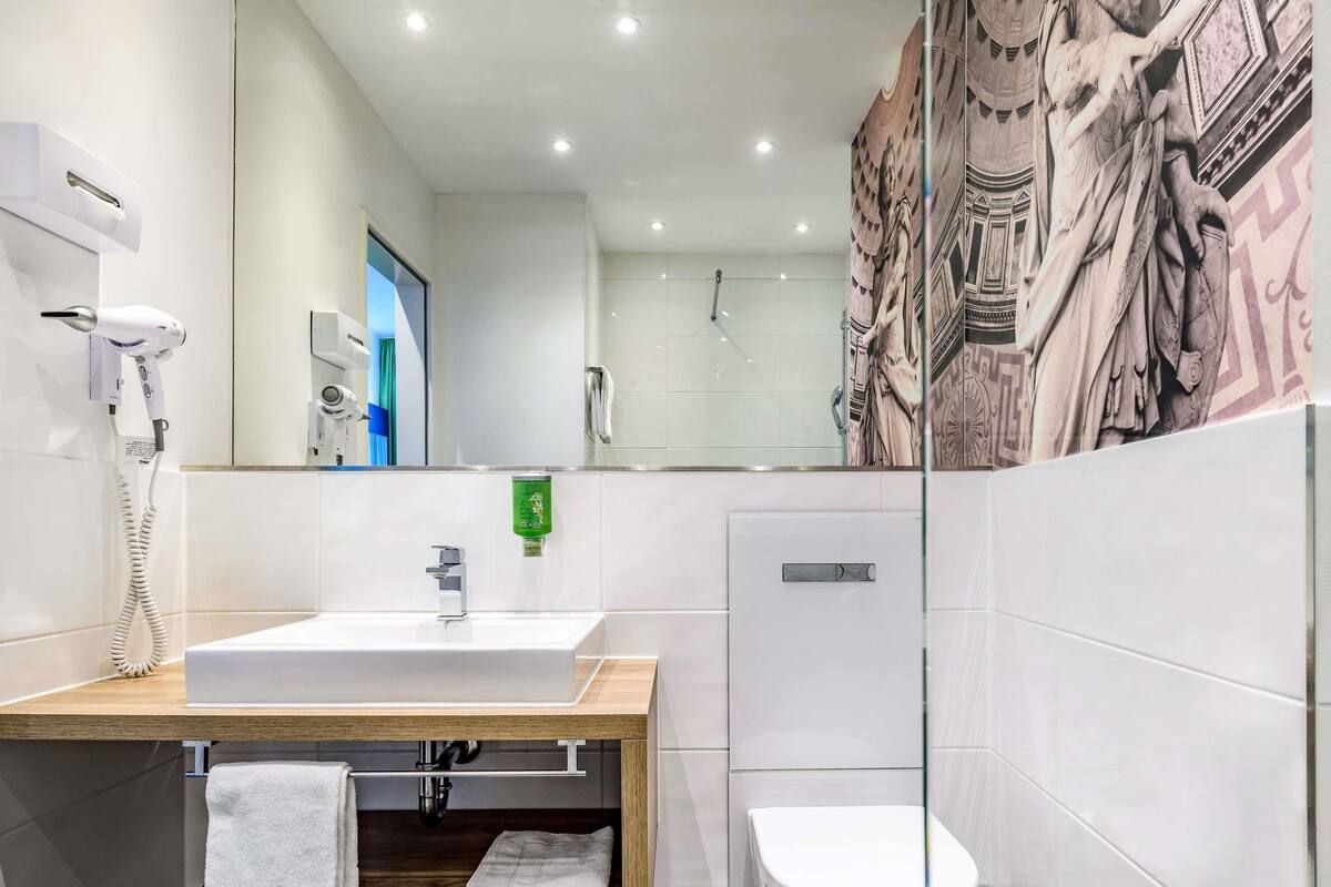 in-room safe, desk, soundproofing, cots/infant beds