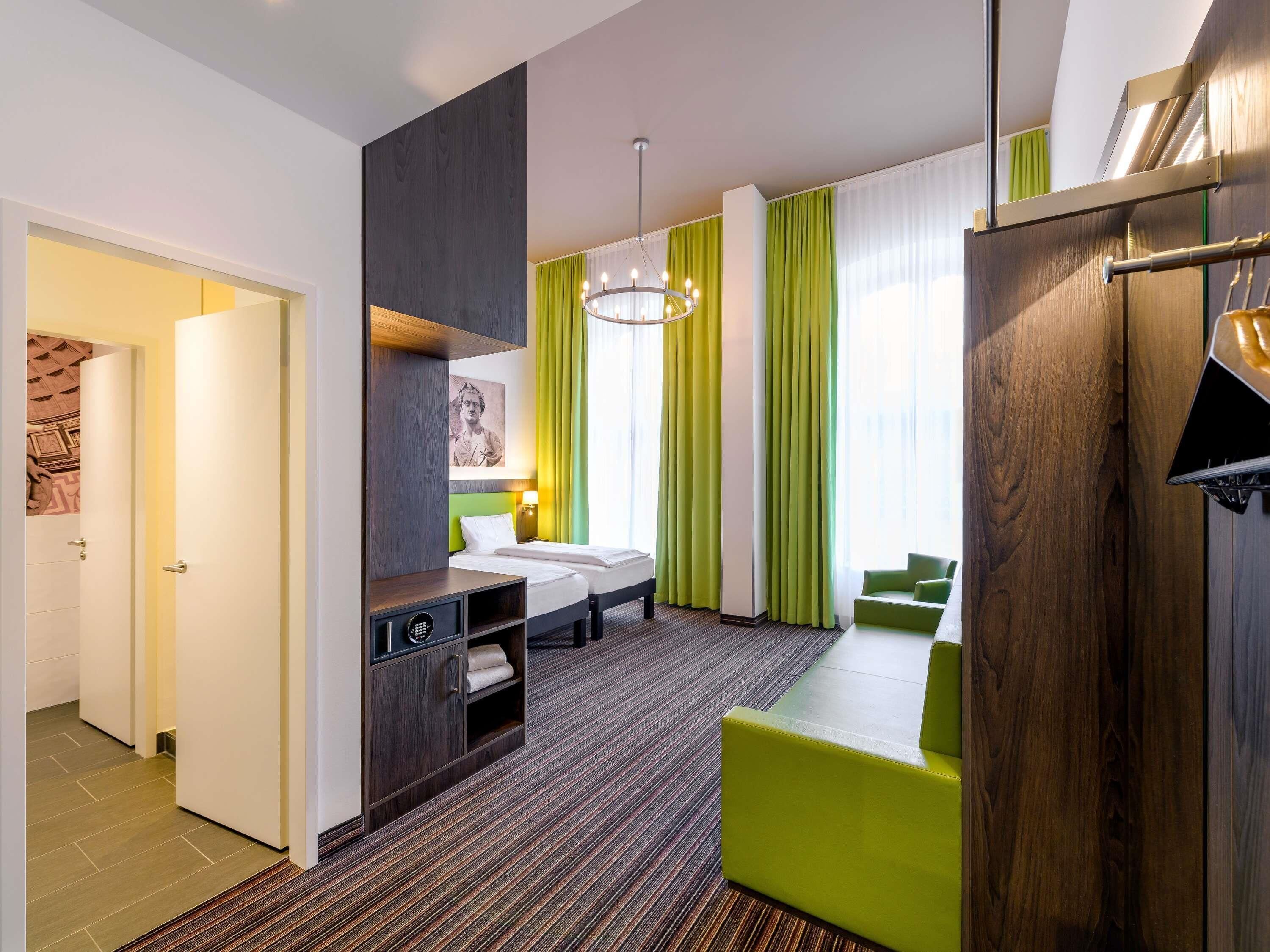 Family Twin Room (All Comfort) | In-room safe, desk, soundproofing, cribs/infant beds