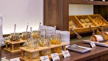 Se ofrece un desayuno continental entre semana (por un coste adicional)