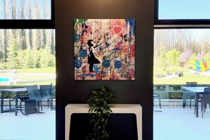 Tägliches Frühstücksbuffet gegen Gebühr