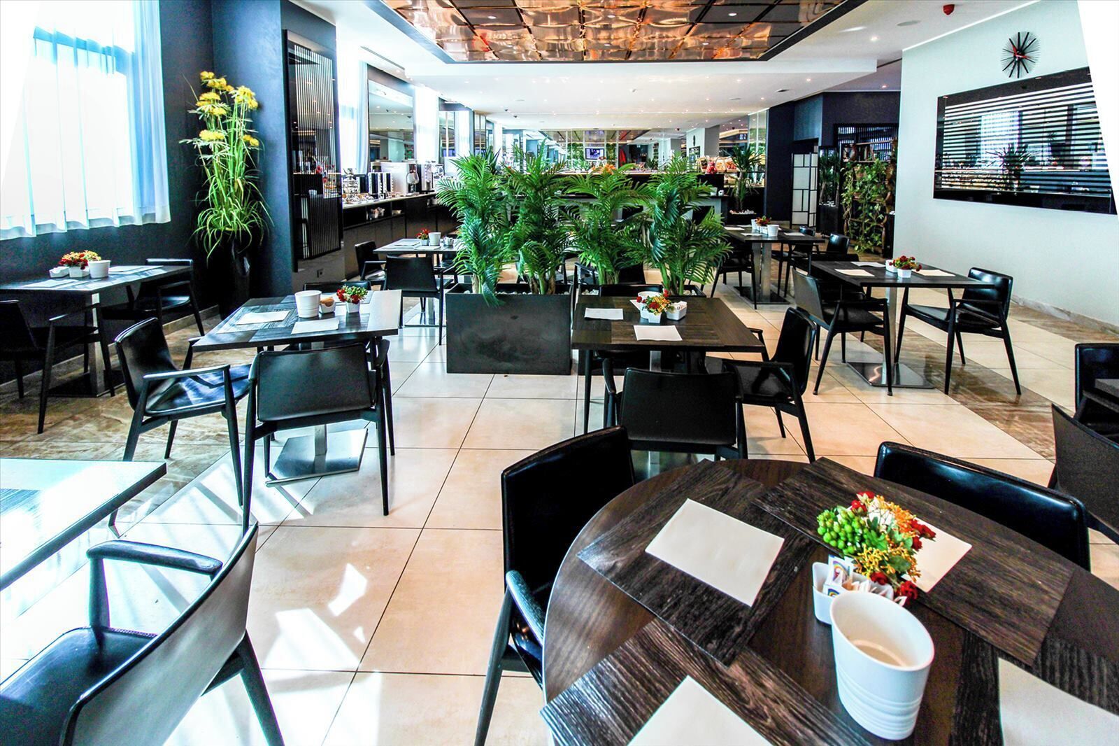 Daily buffet breakfast (EUR 14.9 per person)