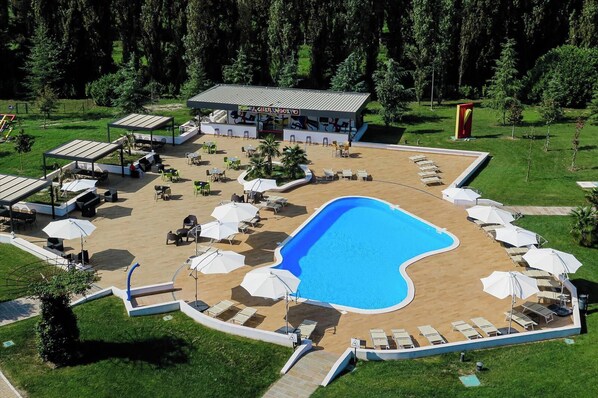 Außenpool (je nach Saison geöffnet)