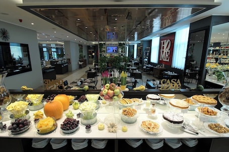 Daily buffet breakfast for a fee. AN Park Hotel Milano Settala