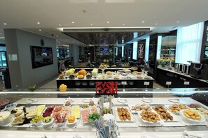 Daily buffet breakfast (EUR 14.9 per person)