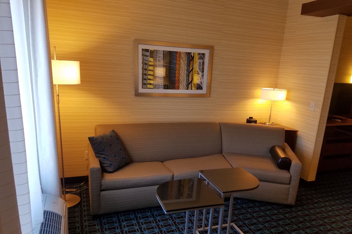 In-room safe, desk, iron/ironing board, free WiFi