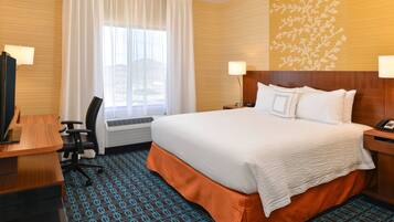 Habitación, 1 cama King size, para no fumadores | Caja de seguridad en la habitación y escritorio