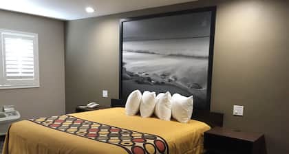 Super 8 by Wyndham National City Chula Vista