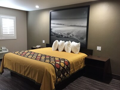 Super 8 by Wyndham National City Chula Vista