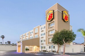 Exterior - Super 8 by Wyndham National City Chula Vista (National City)