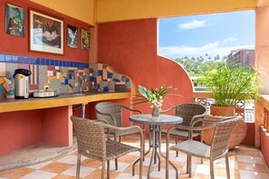 Coffee shop - Casa Brazil Homestay & Gallery (Karon)