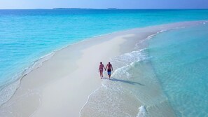 On the beach, scuba diving - Aveyla Manta Village (Dharavandhoo)