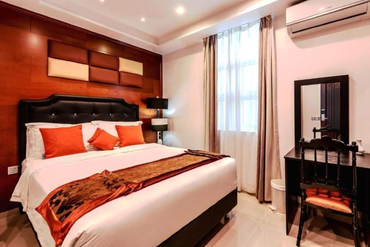 Deluxe Double Room, Partial Sea View