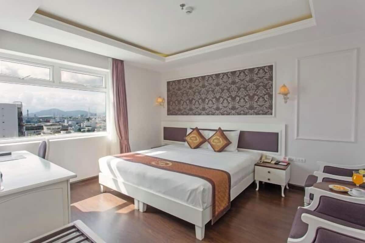 1 bedroom, Egyptian cotton sheets, premium bedding, pillowtop beds