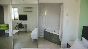 Jetted tub - El Yam Luxury Resort (Netanya)