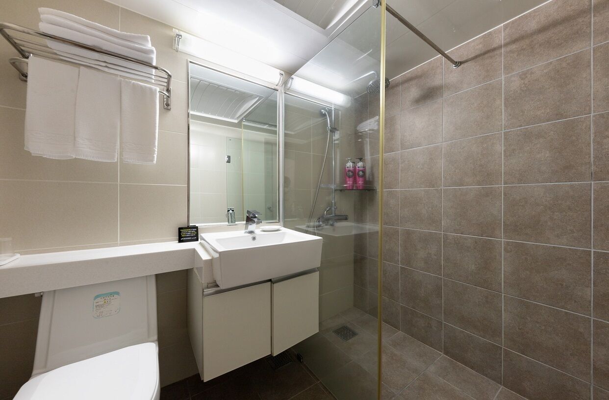 standard ondol | blackout curtains, free wifi, bed sheets, wheelchair access