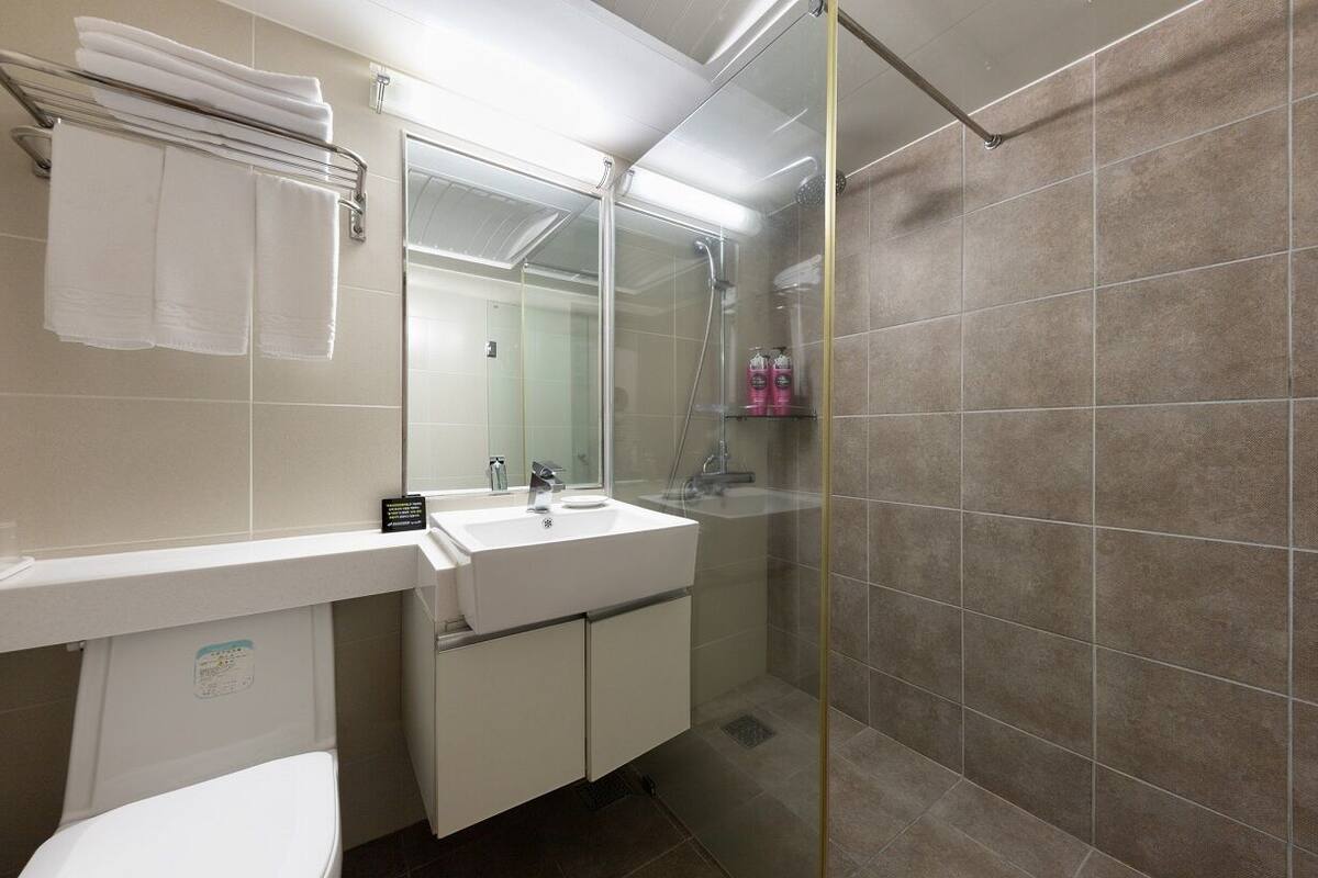 standard ondol | blackout curtains, free wifi, bed sheets, wheelchair access