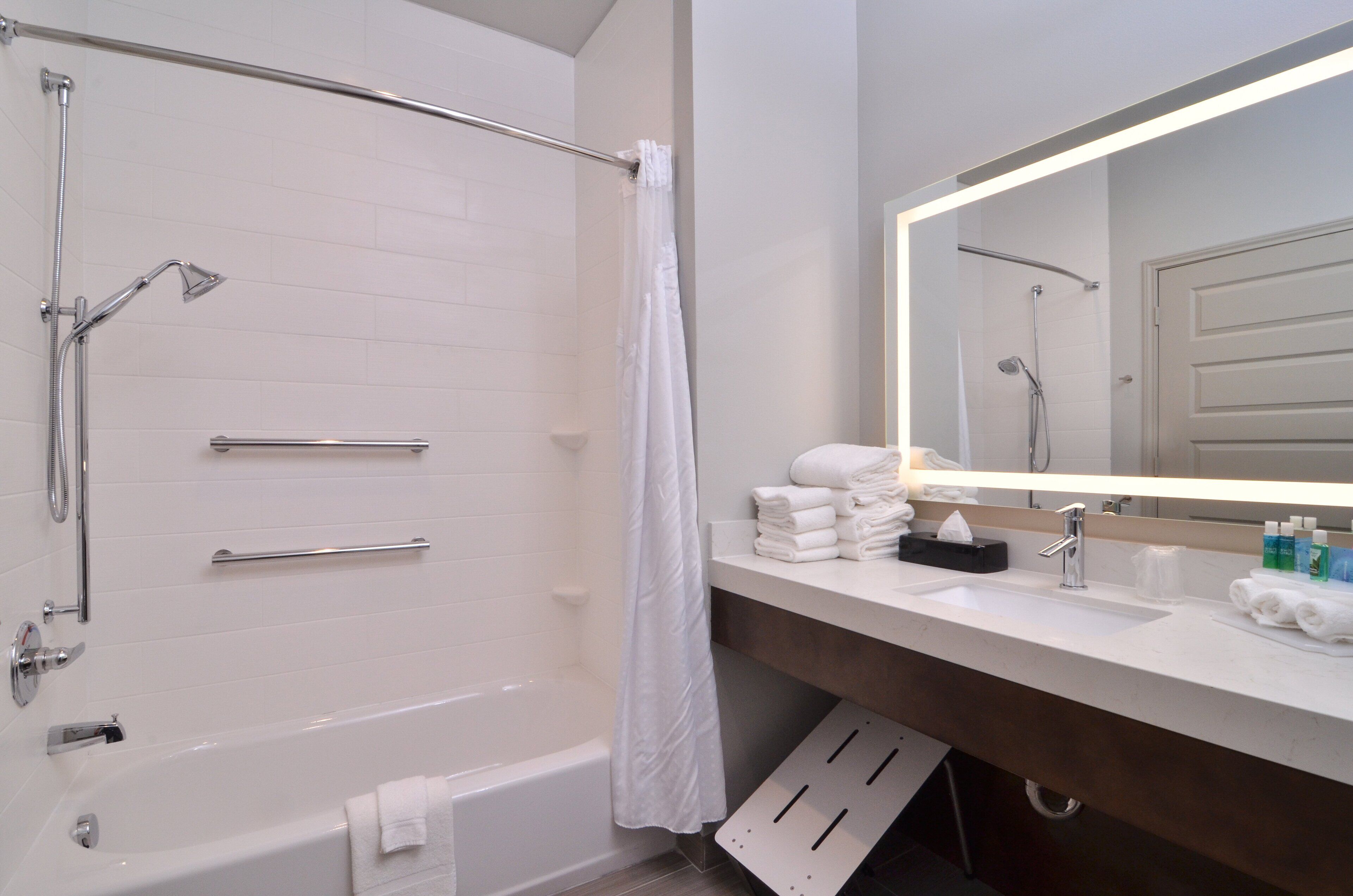 1 bedroom, in-room safe, desk, laptop workspace