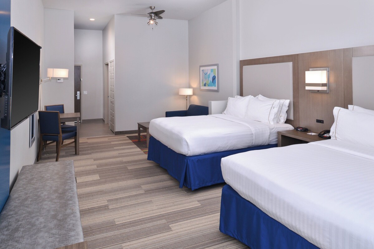 In-room safe, desk, laptop workspace, blackout curtains