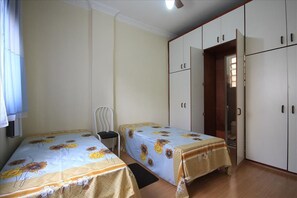 Apartamento standard, 1 quarto, cozinha americana | 1 quarto, ferros/tábuas de passar roupa, Wi-Fi de cortesia