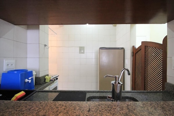 Standard Apartment, 1 Bedroom, Kitchenette | Private kitchenette | Full-size fridge, stovetop, cookware/dishes/utensils