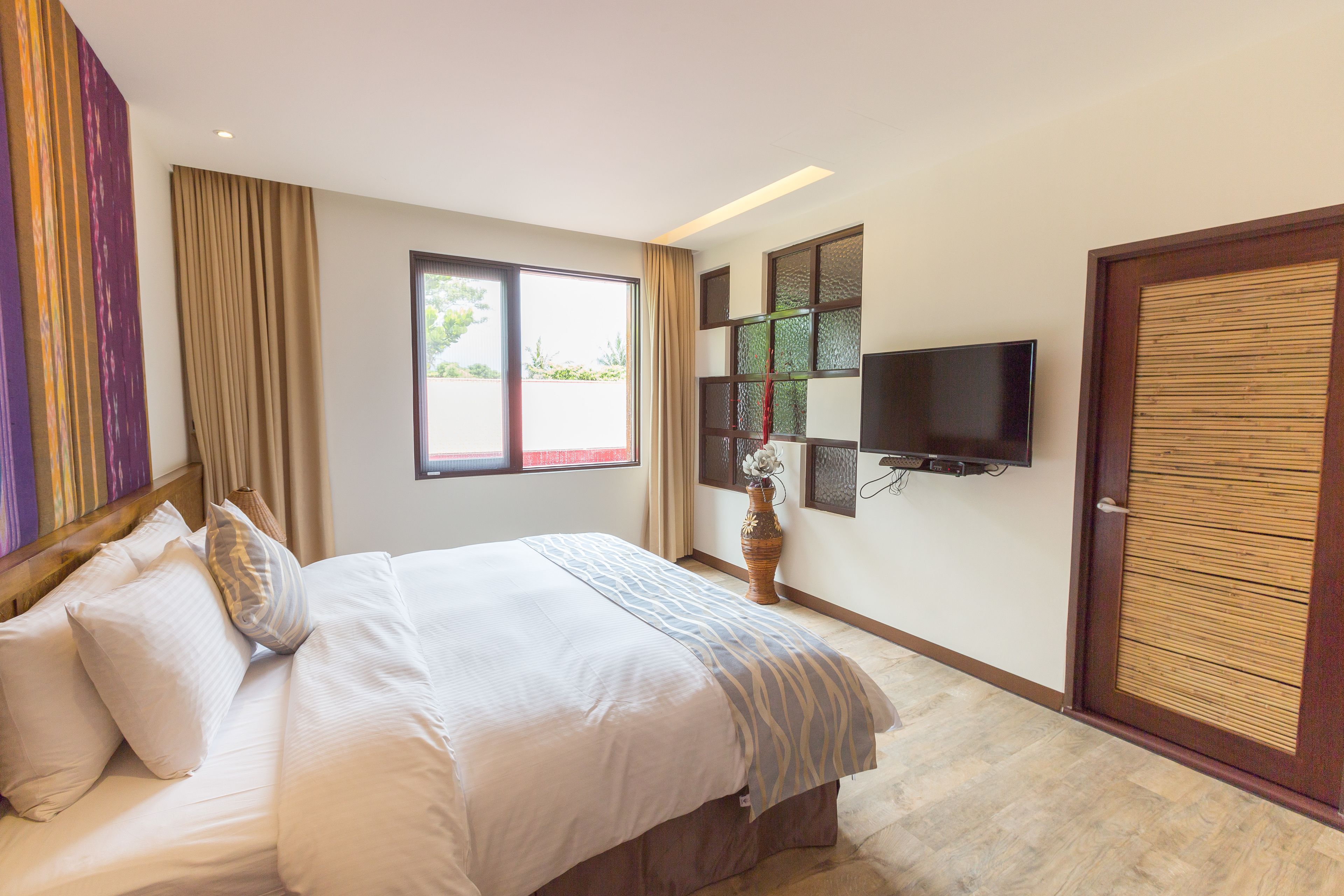 economy double room | in-room safe, free wifi, bed sheets