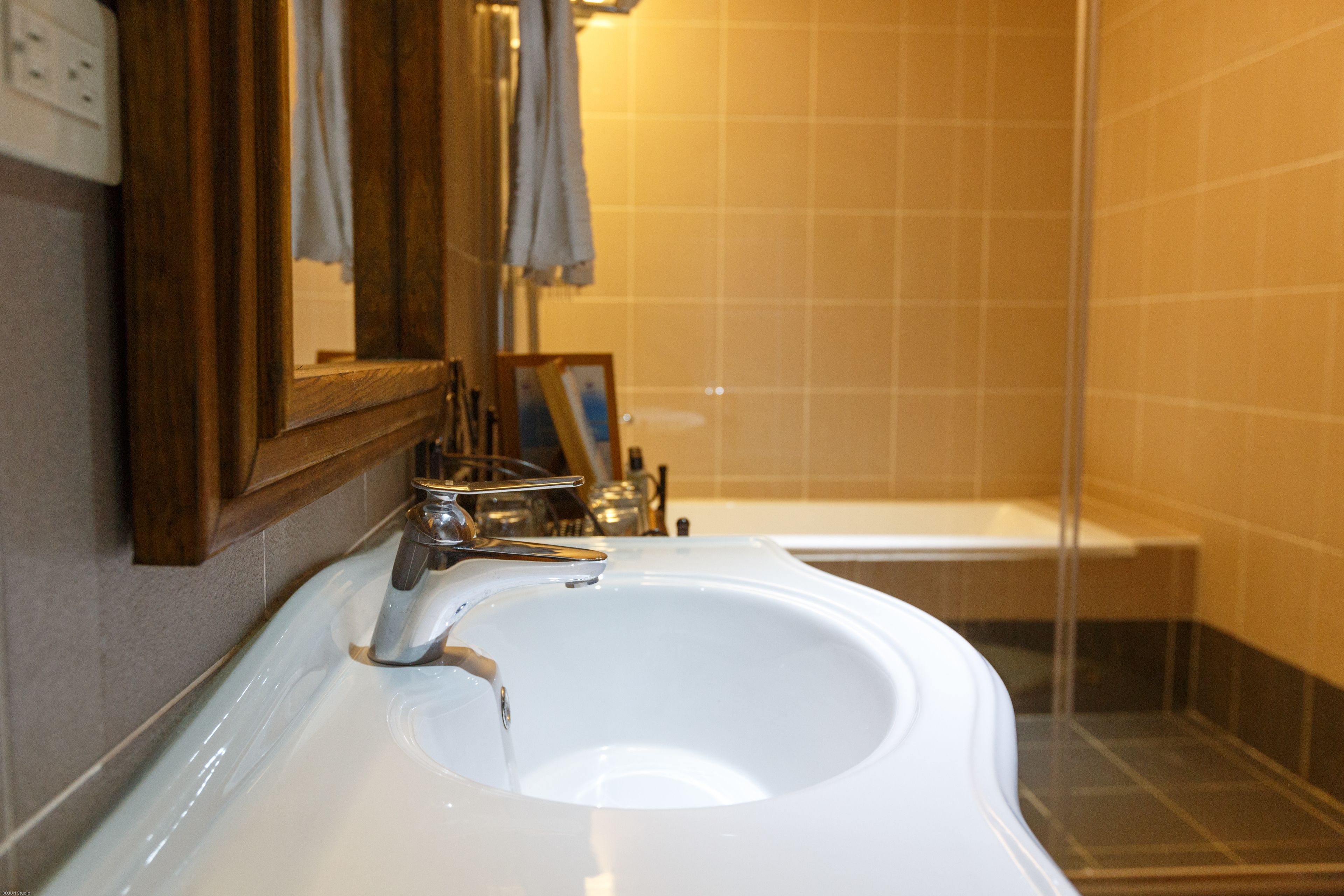 superior quadruple room, 2 queen beds | bathroom sink