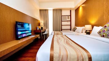 Superior Twin | Minibar, in-room safe, desk, laptop workspace