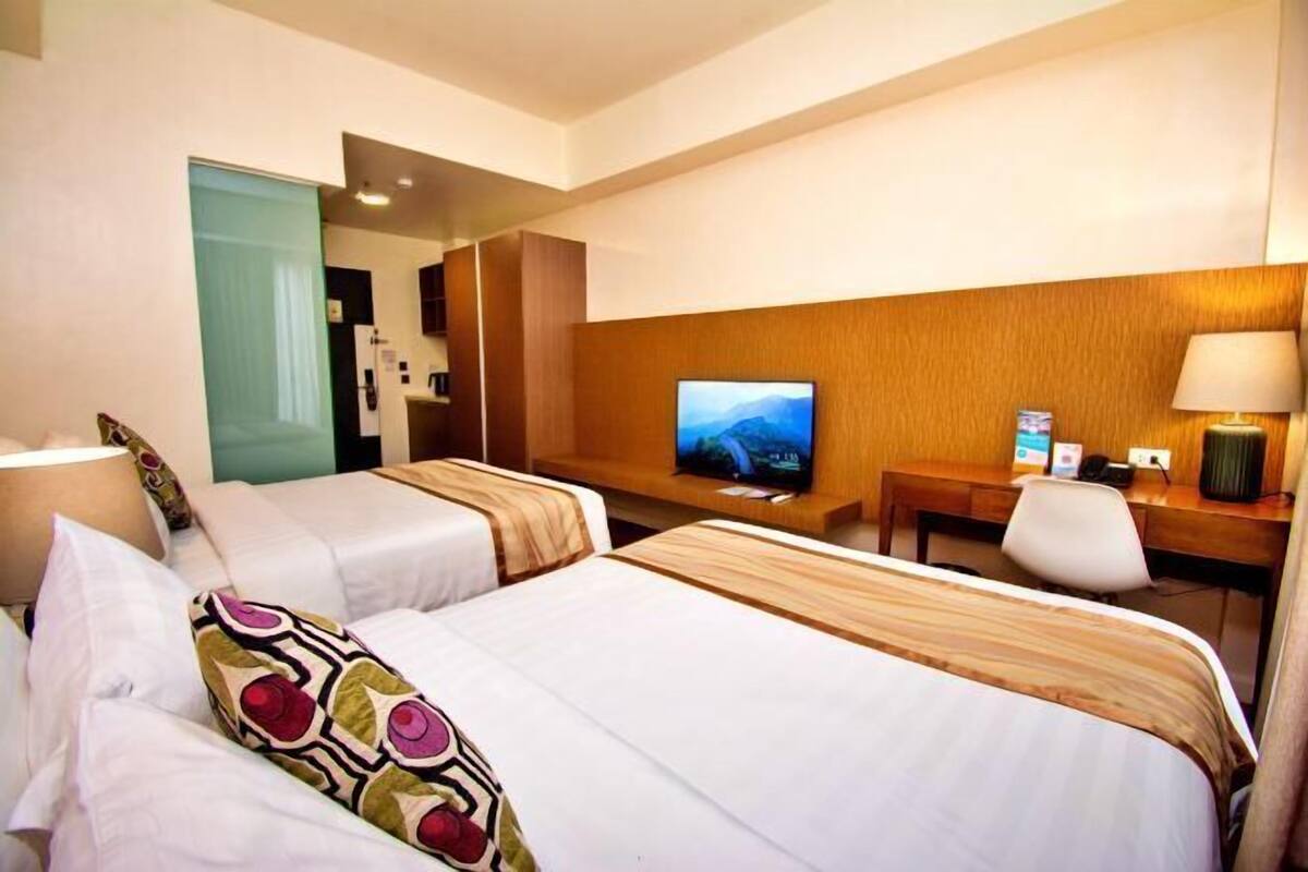 Minibar, in-room safe, desk, laptop workspace