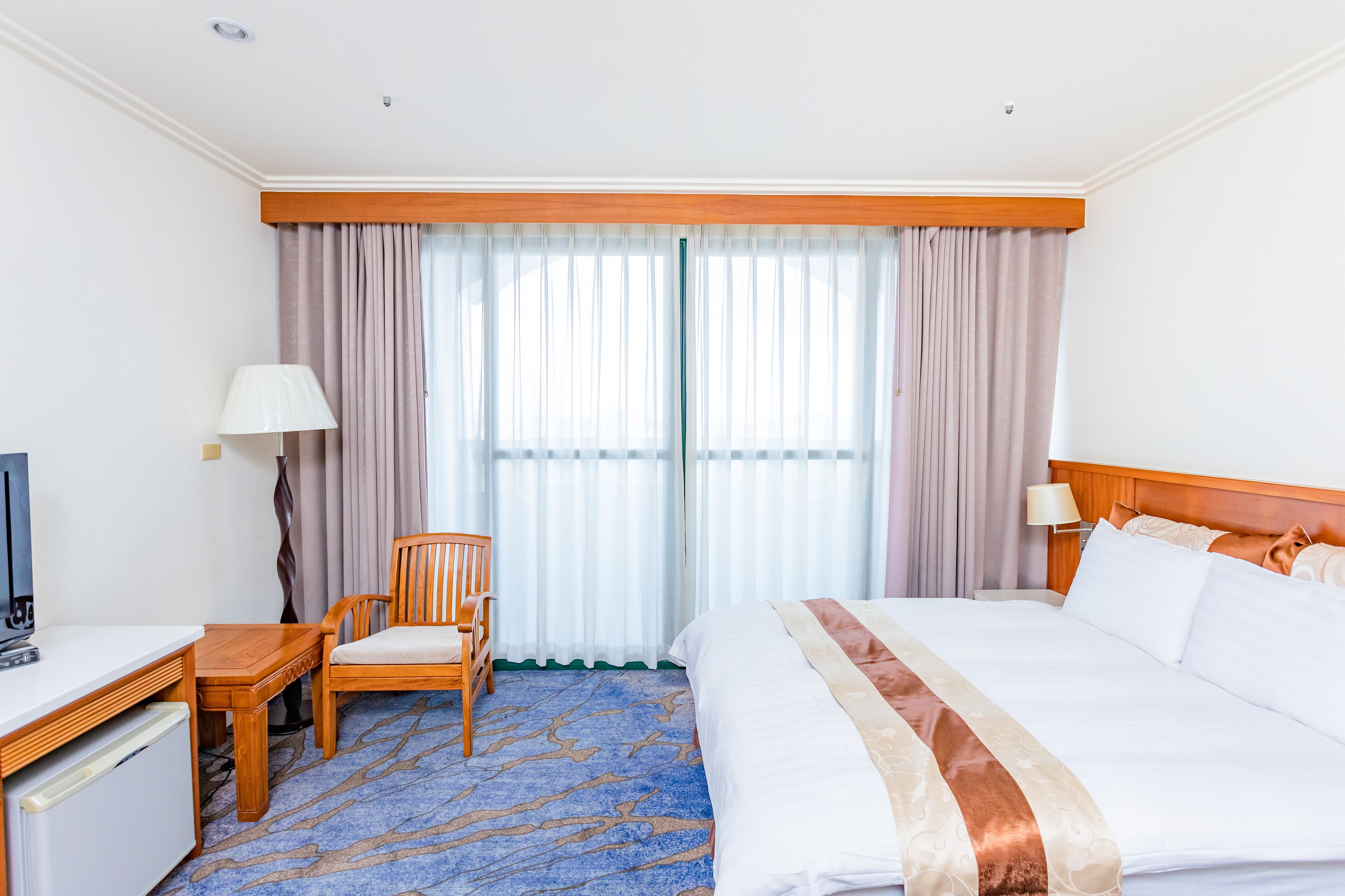 Family Room, Sea View | Desk, soundproofing, free WiFi