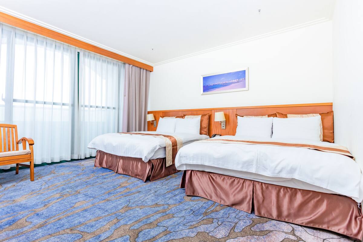 family room, sea view | desk, soundproofing, free wifi