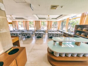 Ilmainen päivittäinen paikallinen aamiainen 