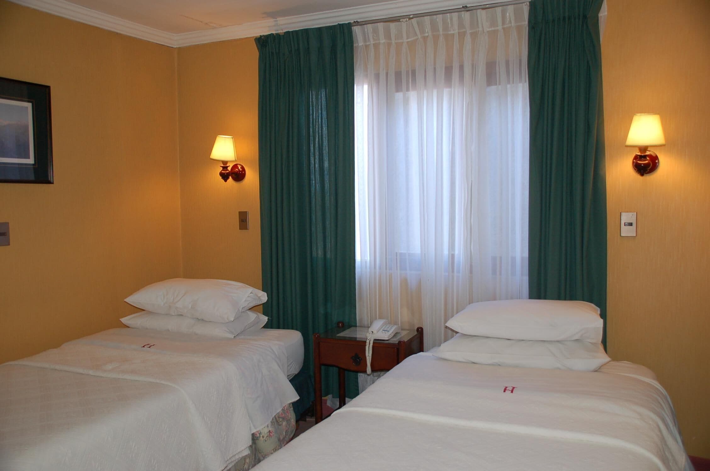 In-room safe, desk, soundproofing, free WiFi