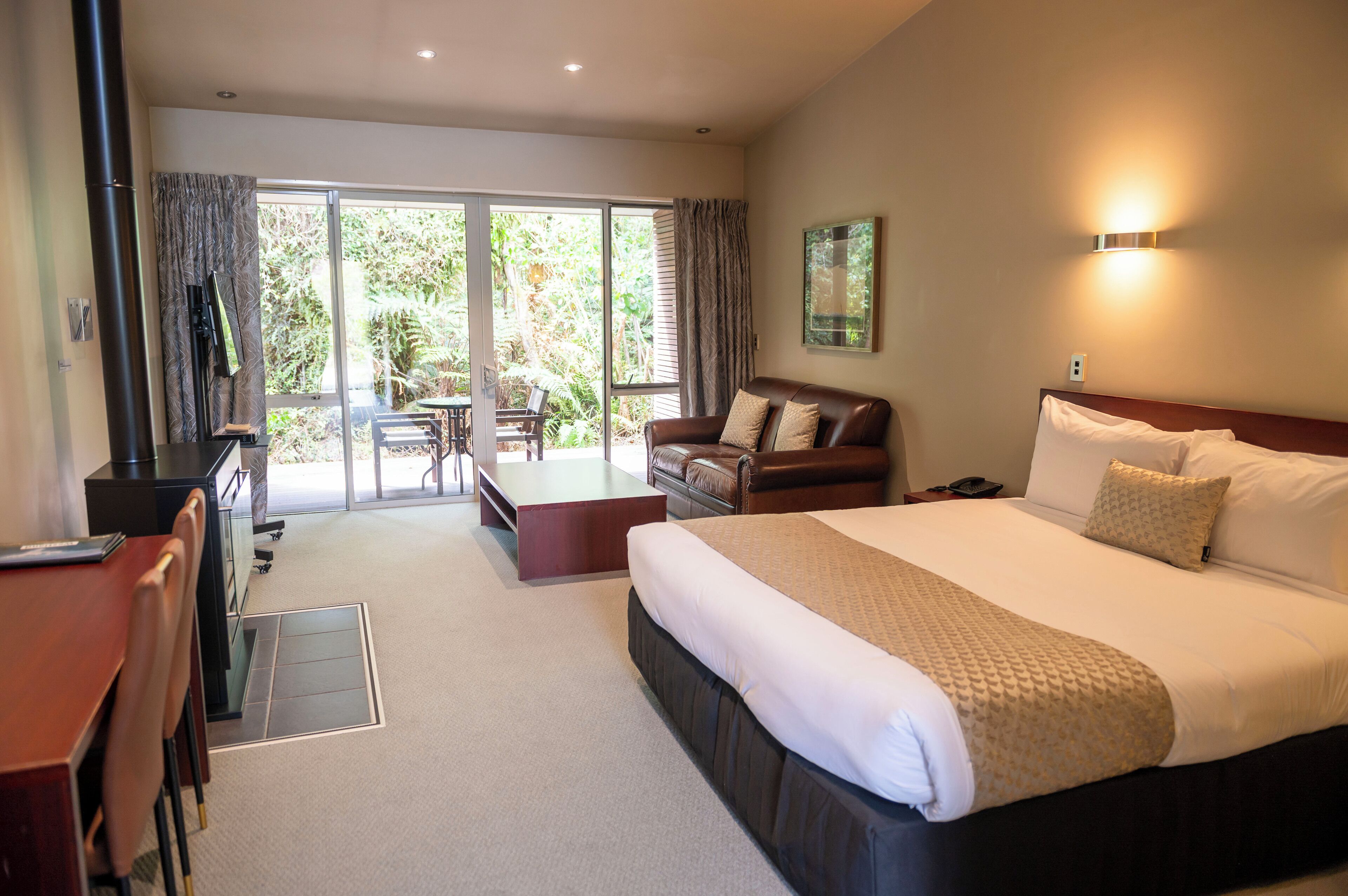 エグゼクティブ スタジオスイート | セーフティボックス (室内)、アイロン / アイロン台、WiFi (無料)、ベッドシーツ