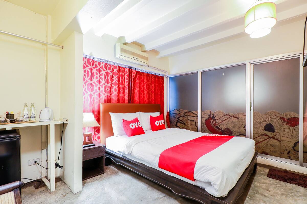 Standard Double Room | Desk, free WiFi, bed sheets