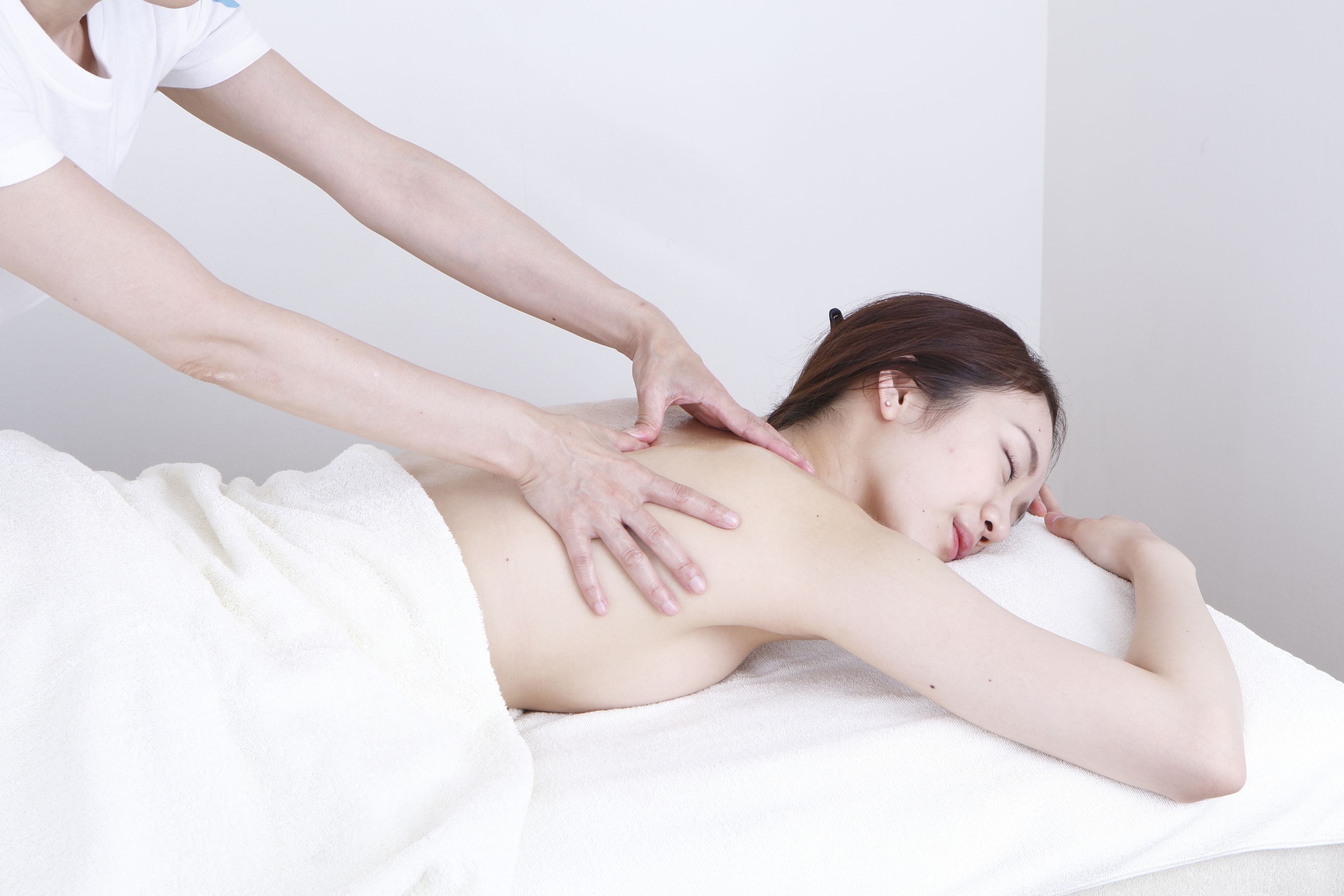 aromatherapy, facials, 2 treatment rooms