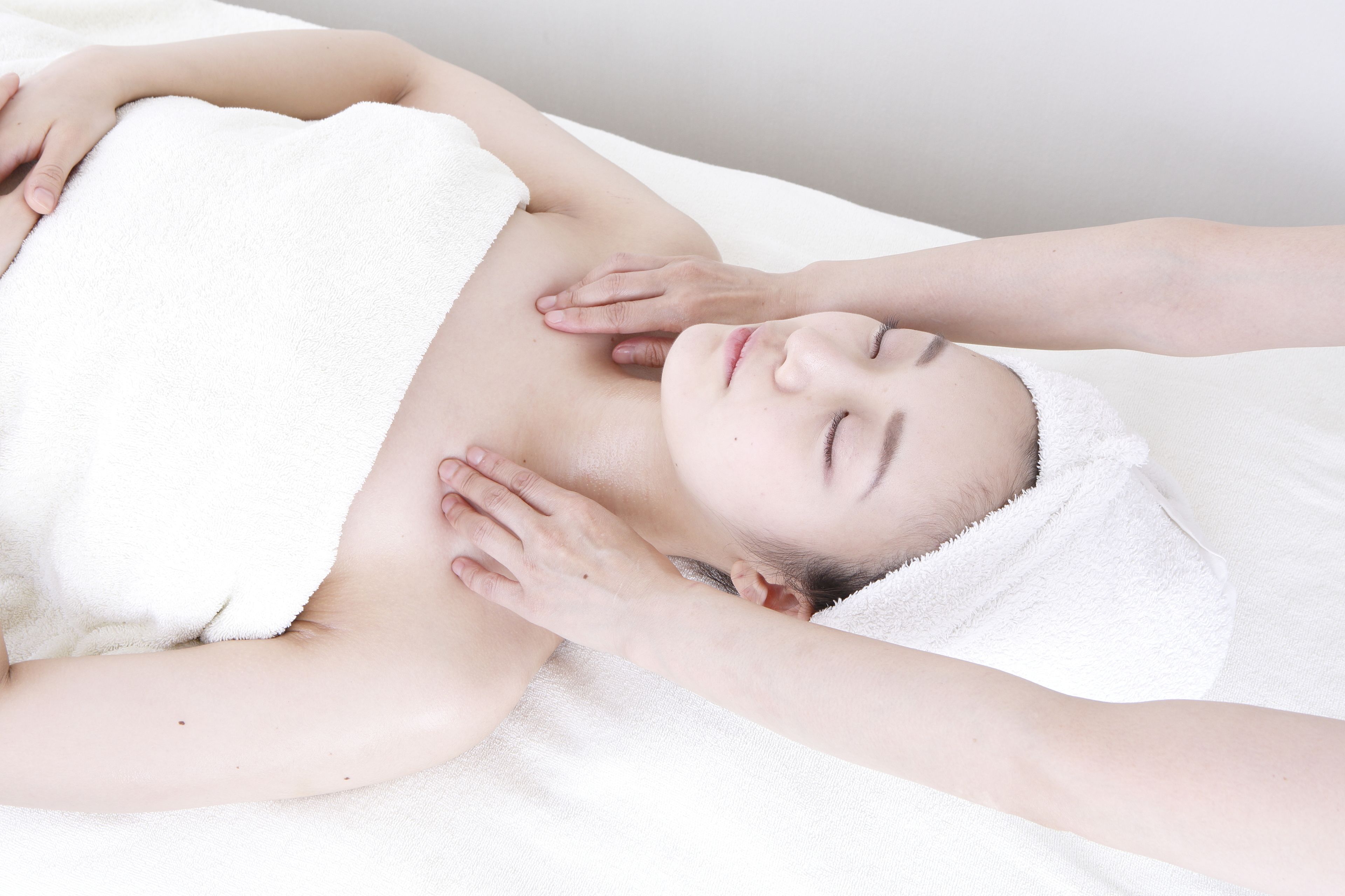 aromatherapy, facials, 2 treatment rooms