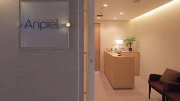 Aromatherapy, facials, 2 treatment rooms