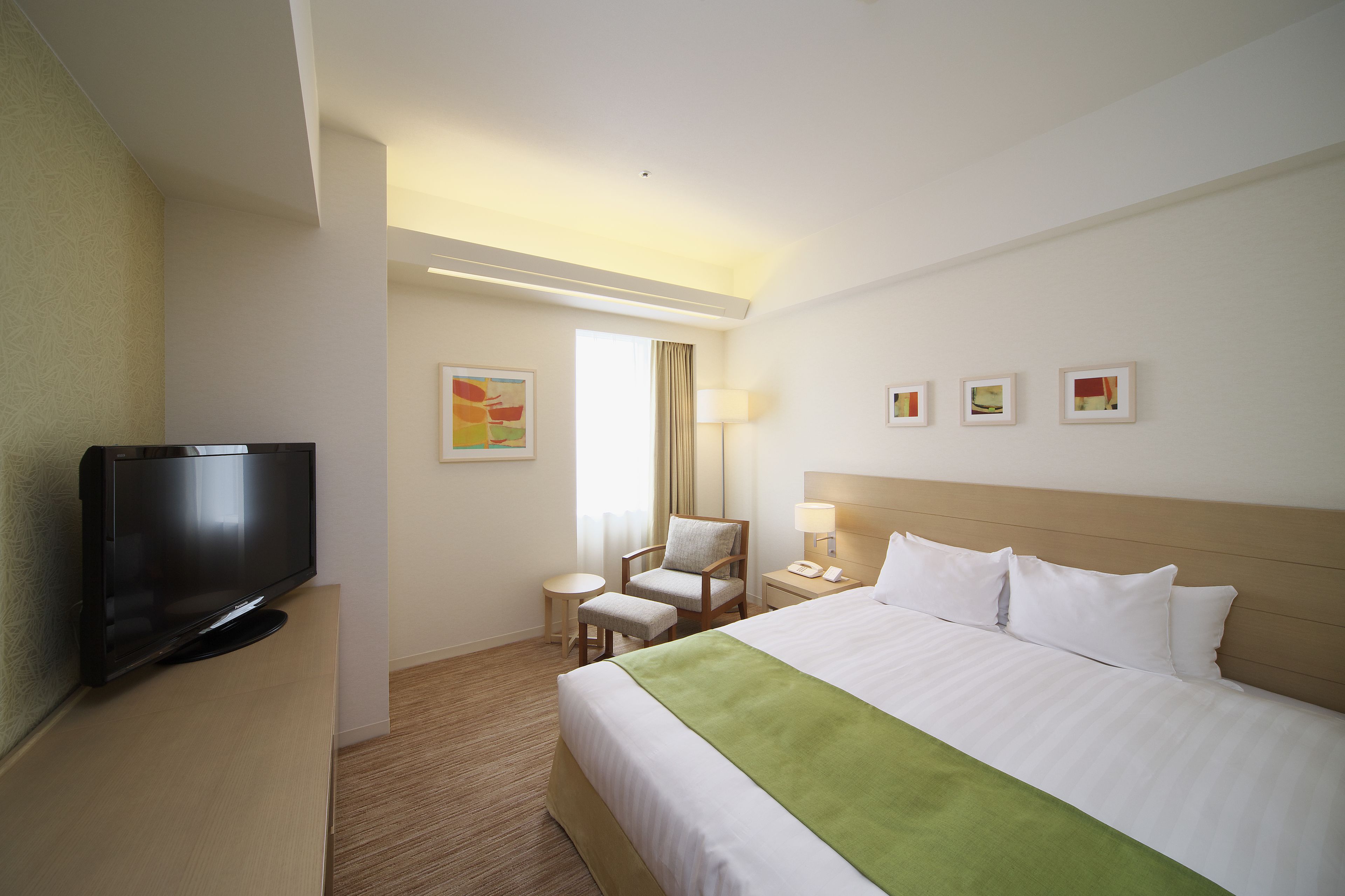 in-room safe, laptop workspace, iron/ironing board, free wifi