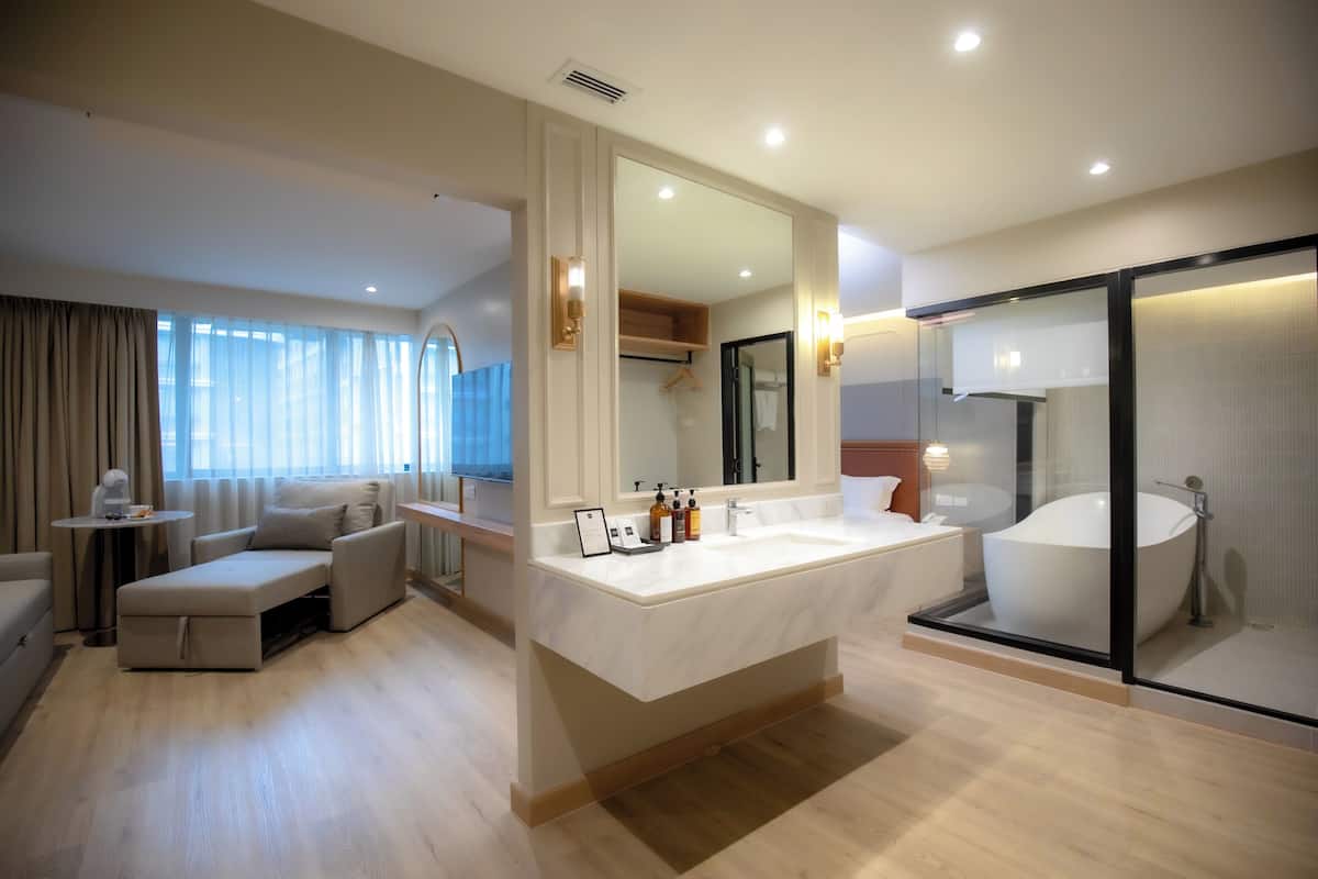 Executive suite | 1 slaapkamer, luxe beddengoed, een kluis op de kamer, een bureau